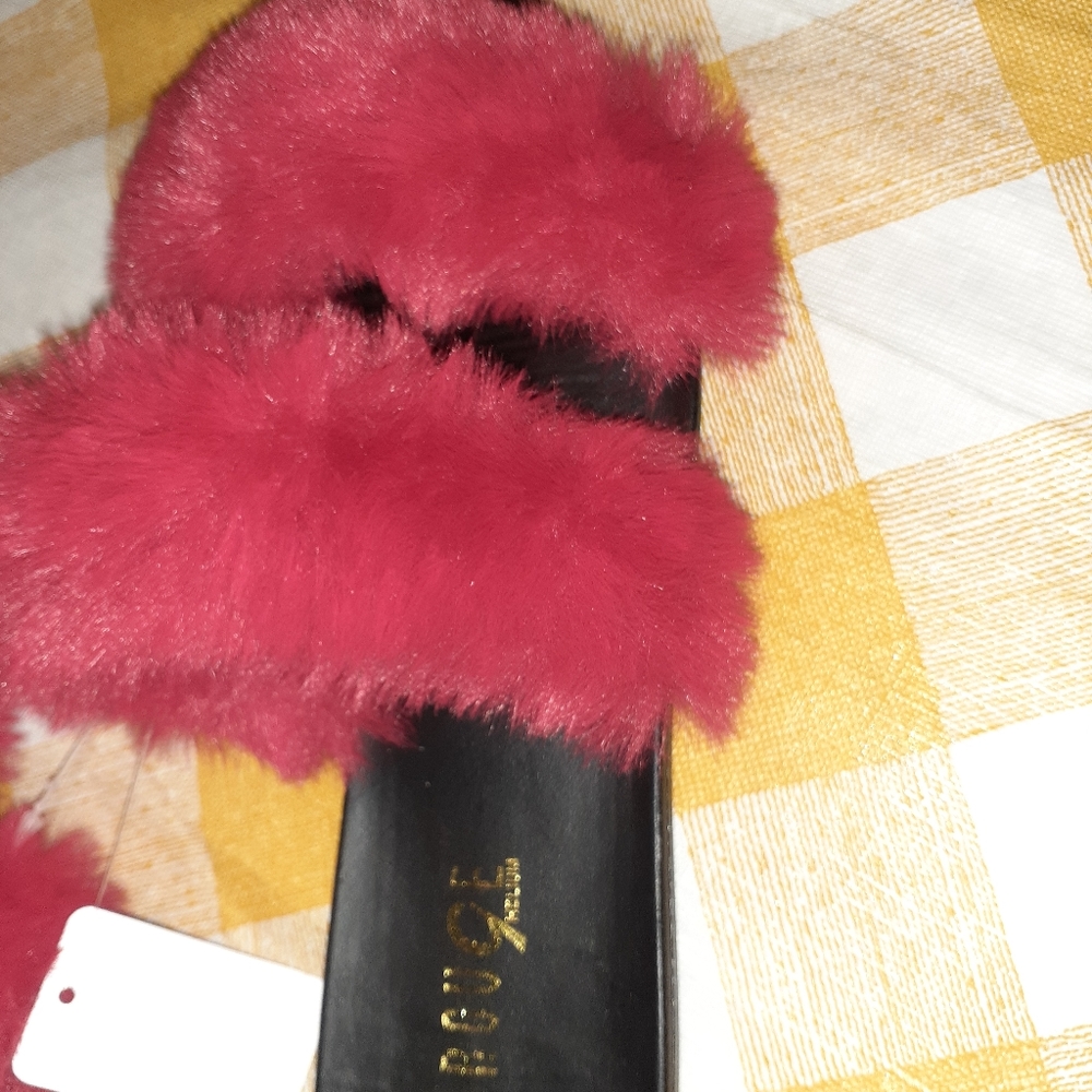 Women's slides